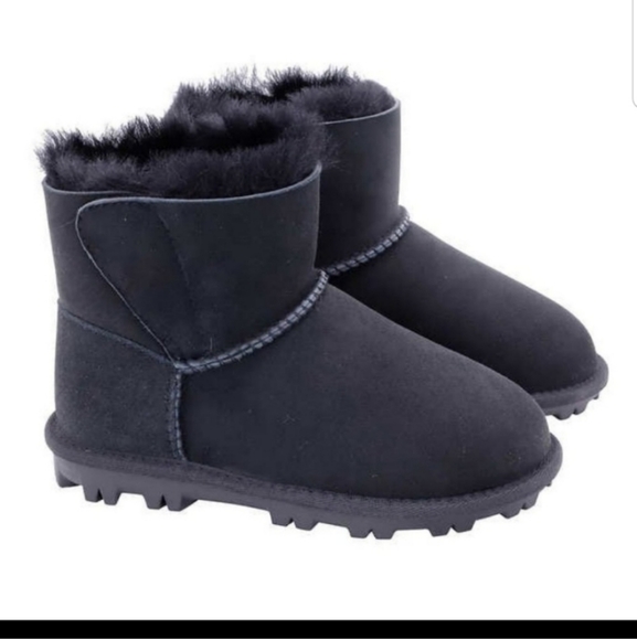 Kirkland Signature Kids Genuine sheepskin Shearling Boots  Nwt - Picture 6 of 8